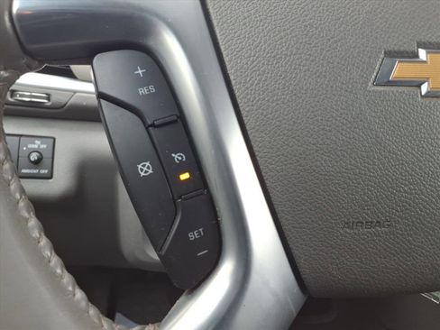 Used 2017 Chevrolet Traverse LT image 29