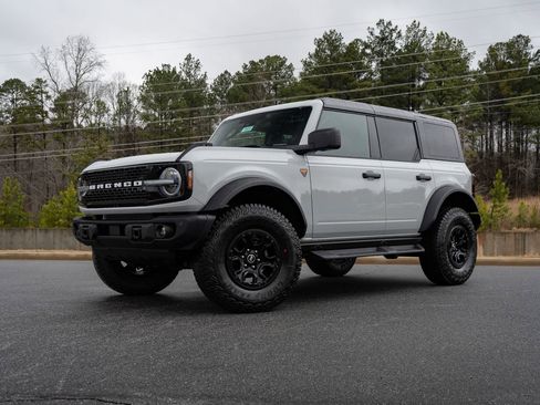 New 2026 Ford Bronco Badlands AWD/4WD image 3