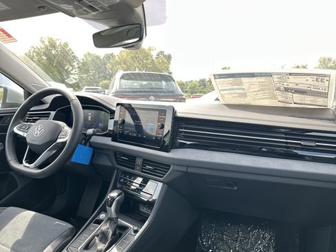 New 2025 Volkswagen Jetta SE image 16