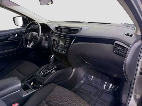 Used 2018 Nissan Rogue Sport SV w/ SV All-Weather Package image 29