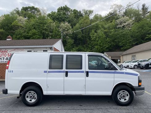 Used 2015 GMC Savana 2500 RWD image 4