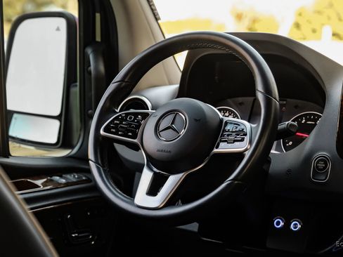 Used 2023 Mercedes-Benz Sprinter 3500 image 52