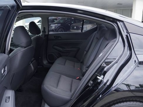 Used 2025 Nissan Altima 2.5 S FWD image 21