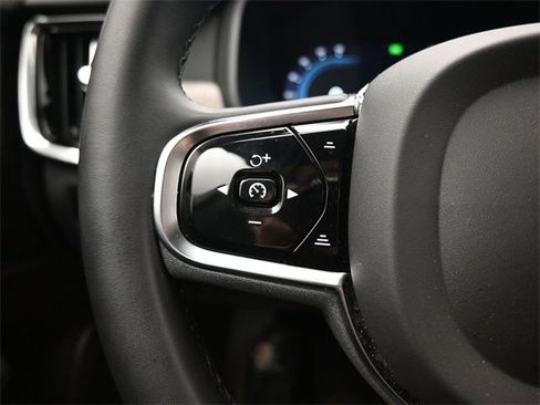 Used 2024 Volvo V90 B6 Cross Country Plus image 25