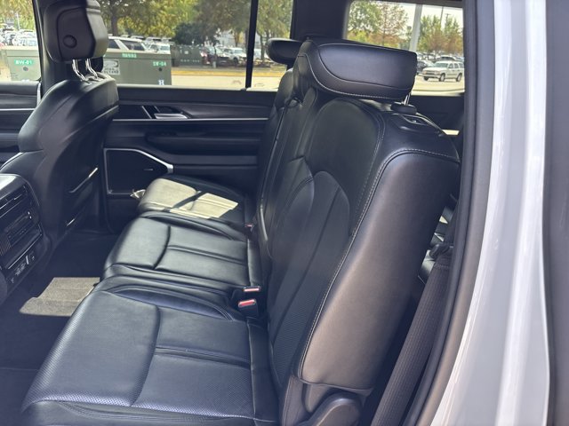 Used 2024 Jeep Wagoneer Series II w/ Flexible Seating Group RWD image 16