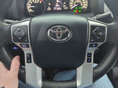 Used 2020 Toyota Tundra Limited w/ Limited Premium Package AWD/4WD image 32