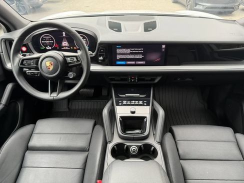 Used 2024 Porsche Cayenne AWD/4WD image 13