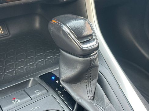 Used 2024 Toyota RAV4 SE image 34