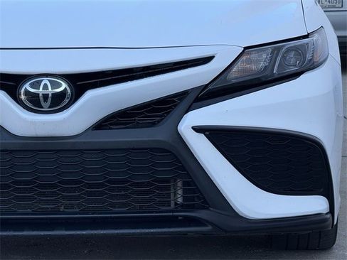 Used 2024 Toyota Camry SE image 8