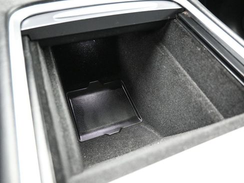 Used 2022 Tesla Model Y Performance image 13