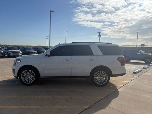 Used 2023 Ford Expedition Limited AWD/4WD image 4