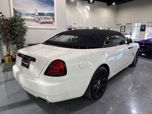 Used 2017 Rolls-Royce Dawn image 46