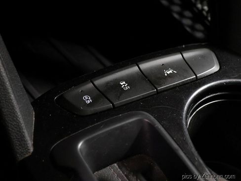 Used 2021 Chevrolet TrailBlazer LS FWD image 23