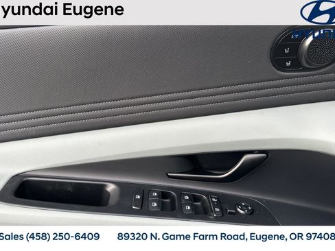 New 2025 Hyundai Elantra Limited image 12