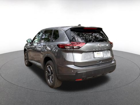 Used 2025 Nissan Rogue SV image 5