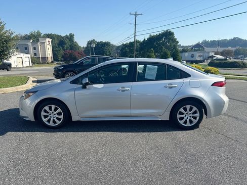 Used 2024 Toyota Corolla LE FWD image 4