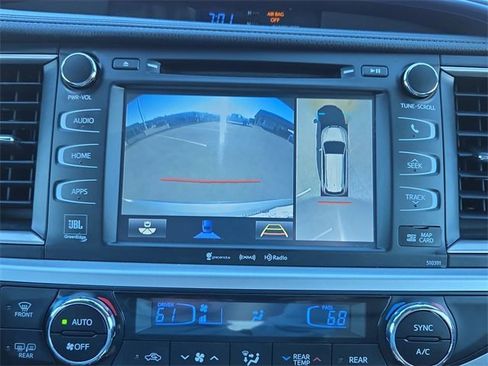 Used 2019 Toyota Highlander Limited Platinum image 25