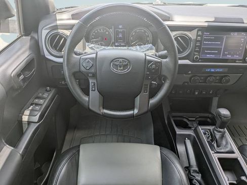 Used 2022 Toyota Tacoma TRD Off-Road w/ Technology Package RWD image 16