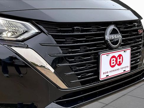 Used 2025 Nissan Sentra SR w/ SR Premium Package FWD image 29