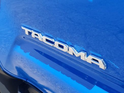 Used 2020 Toyota Tacoma TRD Off-Road AWD/4WD image 33