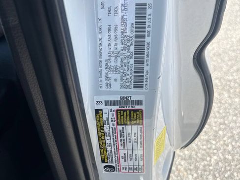 Used 2018 Toyota Tacoma SR RWD image 15