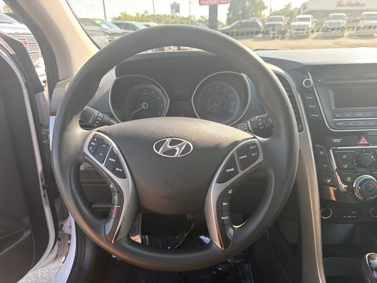 Used 2016 Hyundai Elantra GT FWD image 16