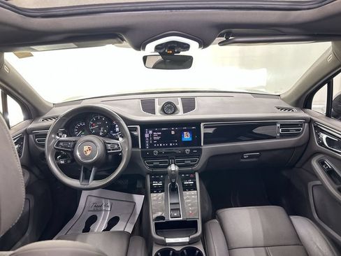 Certified 2023 Porsche Macan AWD/4WD image 19