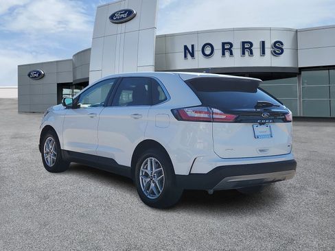 Used 2024 Ford Edge SEL image 3
