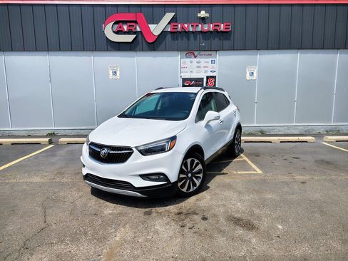 Used 2020 Buick Encore Essence FWD image 1