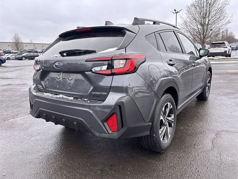 Used 2025 Subaru Crosstrek 2.0i Premium image 11