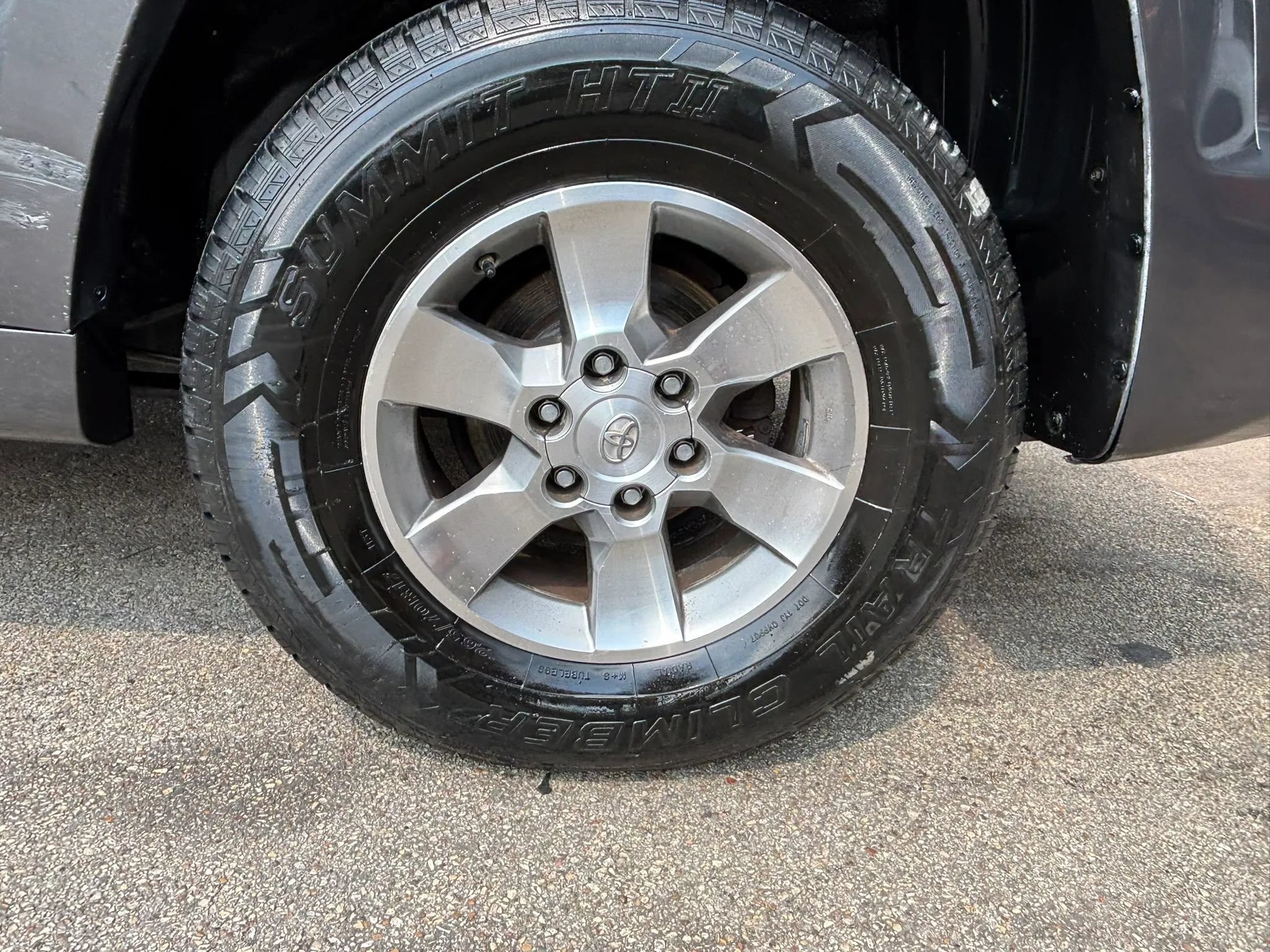 Used 2011 Toyota 4Runner SR5 w/ Premium Pkg w/Leather RWD image 23