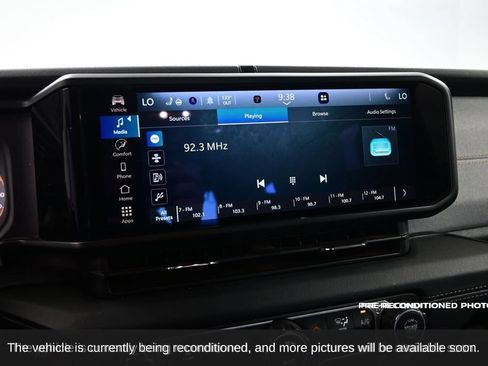 Used 2024 Jeep Wrangler Unlimited Sahara AWD/4WD image 17