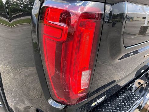 Used 2022 GMC Sierra 2500 Denali w/ Denali Ultimate Package AWD/4WD image 30