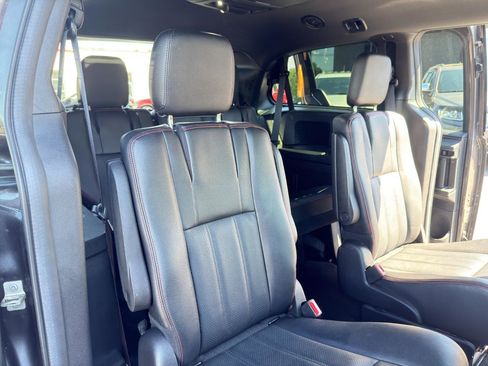 Used 2019 Dodge Grand Caravan GT w/ Safety Sphere Group FWD image 38