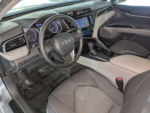 Used 2018 Toyota Camry LE FWD image 10
