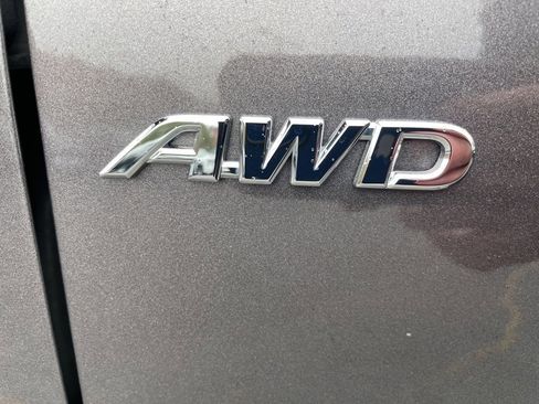 Used 2017 Toyota Sienna LE image 8