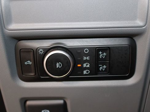 Used 2023 Ford F150 XLT AWD/4WD image 40