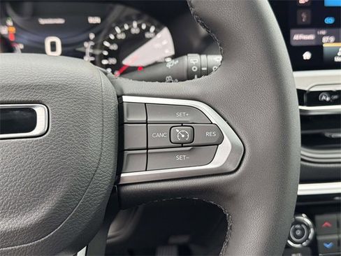 New 2026 Jeep Compass Latitude image 7