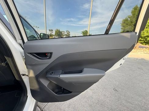 Used 2025 Subaru Crosstrek 2.5i Premium w/ Crosstrek Mirror Package AWD/4WD image 29