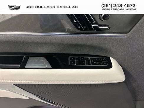 New 2026 Cadillac Escalade IQL Luxury image 9