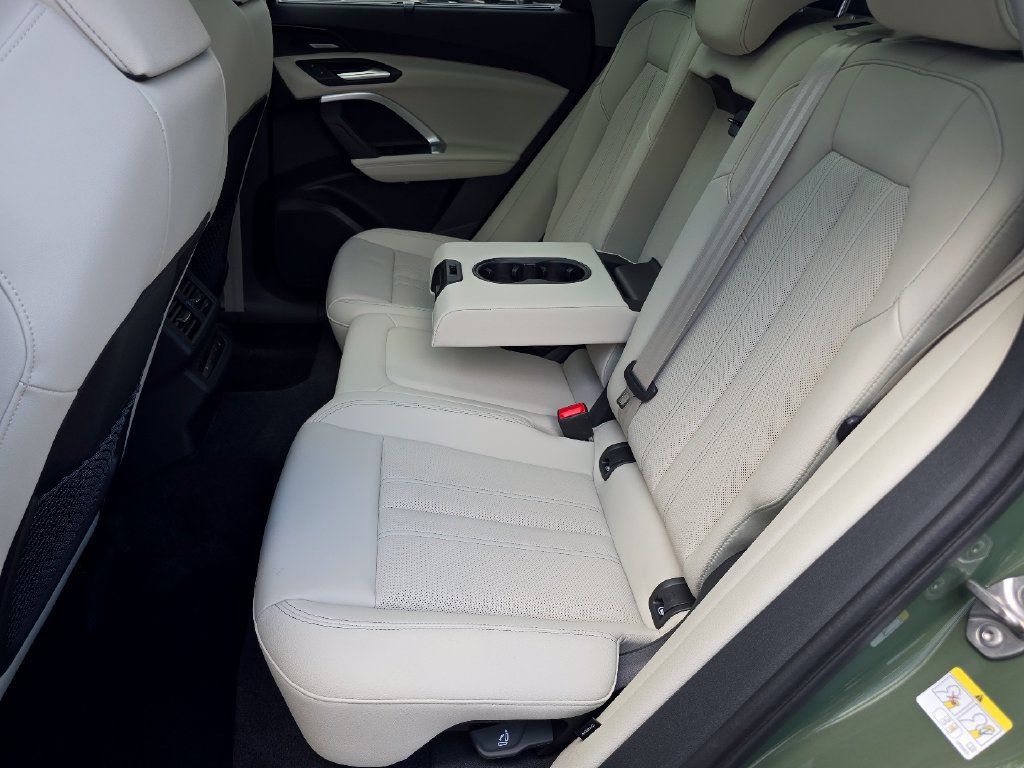 Used 2025 Audi Q5 Prestige AWD/4WD image 16