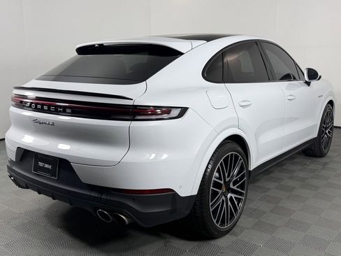 Certified 2024 Porsche Cayenne S image 7