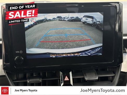 Used 2025 Toyota Corolla LE image 19