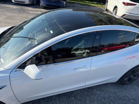 Used 2020 Tesla Model 3 Standard Range Plus RWD image 9