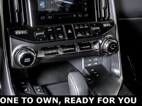 Used 2025 Lexus LX 700h Overtrail image 27