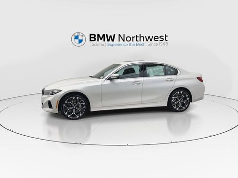 New 2026 BMW 330i xDrive Sedan w/ Convenience Package AWD/4WD image 10