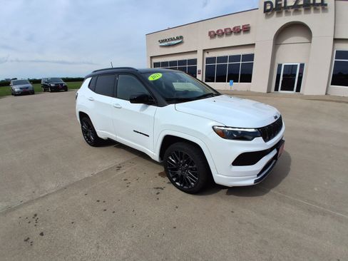 Used 2023 Jeep Compass High Altitude AWD/4WD image 2