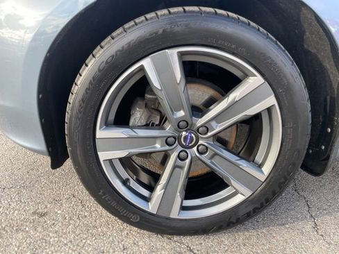 Used 2017 Volvo XC60 T6 Dynamic w/ Advanced Package image 9