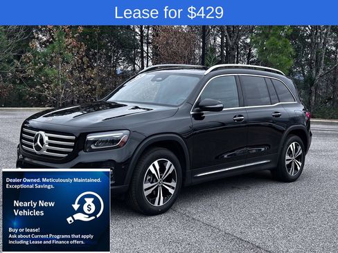Used 2025 Mercedes-Benz GLB 250 4MATIC image 5
