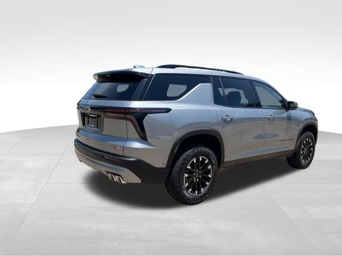 New 2026 Chevrolet Traverse Z71 w/ Enhanced Driving Package AWD/4WD image 3